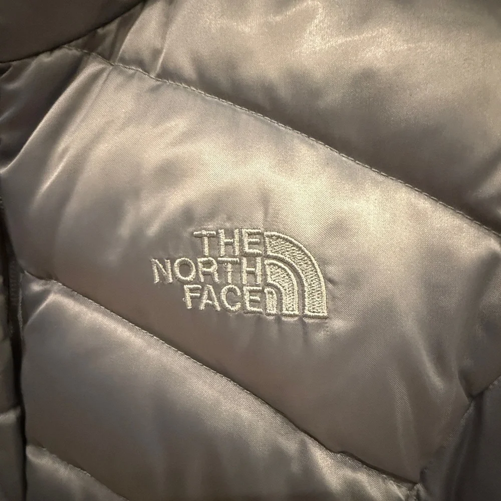 The North Face Women's Gray Puffer Vest - Picture 2 of 3